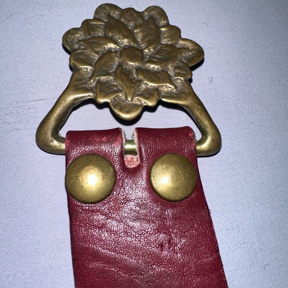 Chic Burgundy Leather Belt with Gold Floral Buckle - Picture 6 of 10